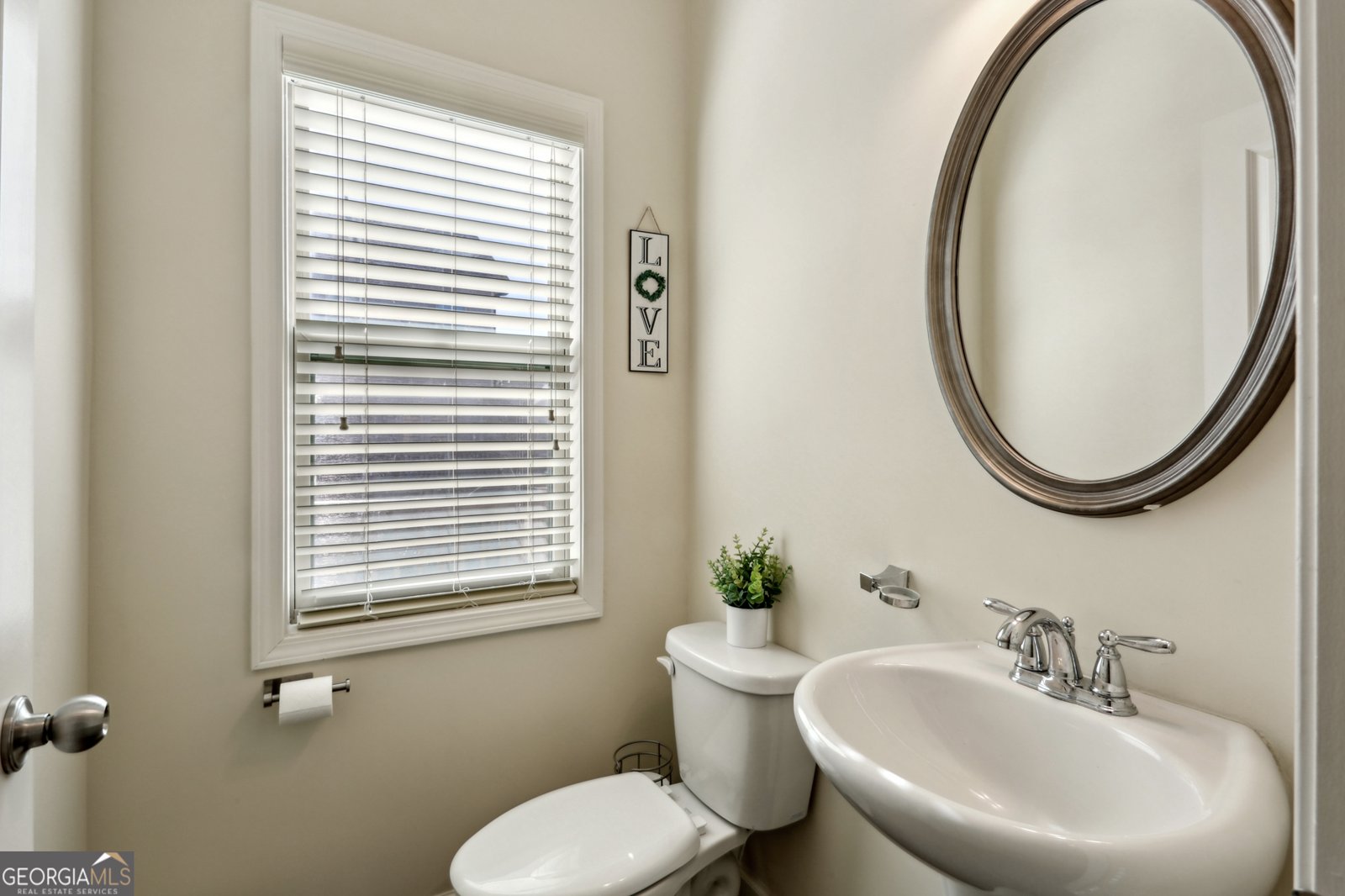 7395 Glisten Avenue Sandy Springs - Photo 9