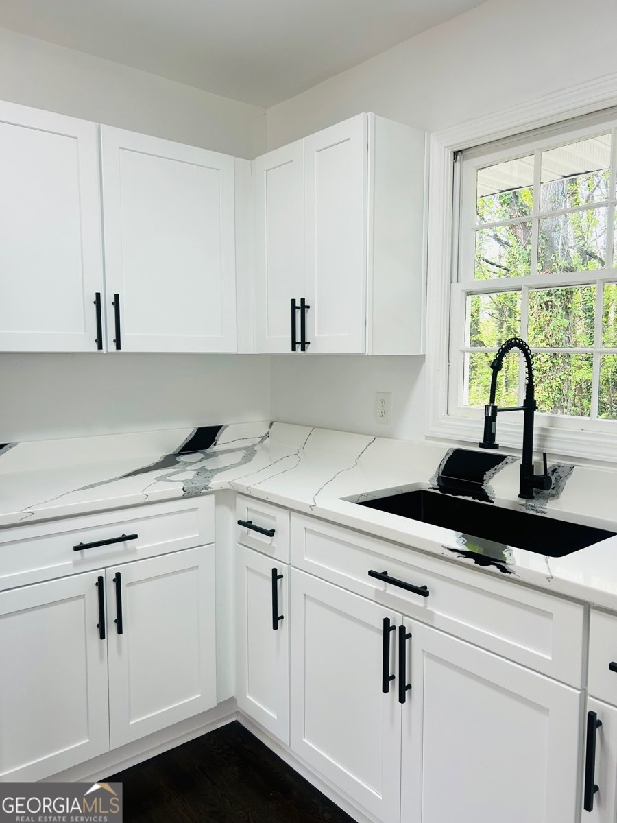 2344 Hollyridge Dr SW Marietta - Photo 11