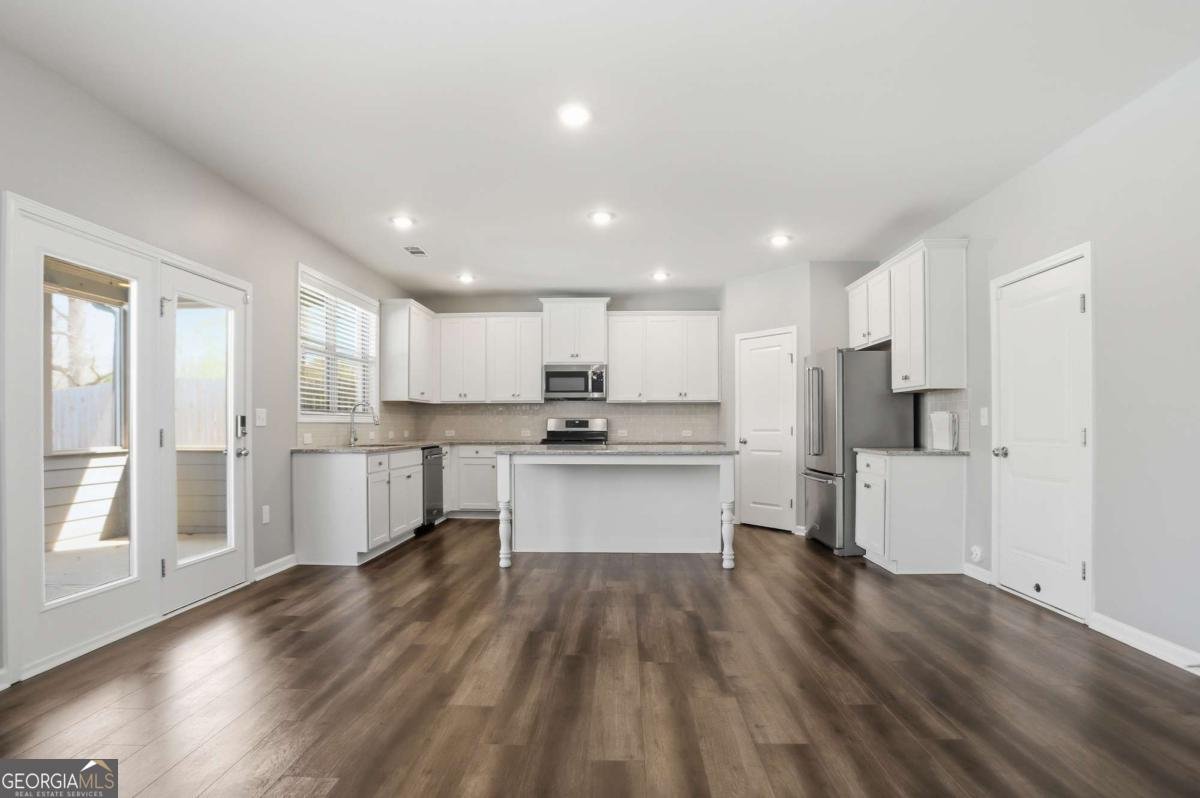 5975 Park Bay Court Flowery Branch - Photo 12