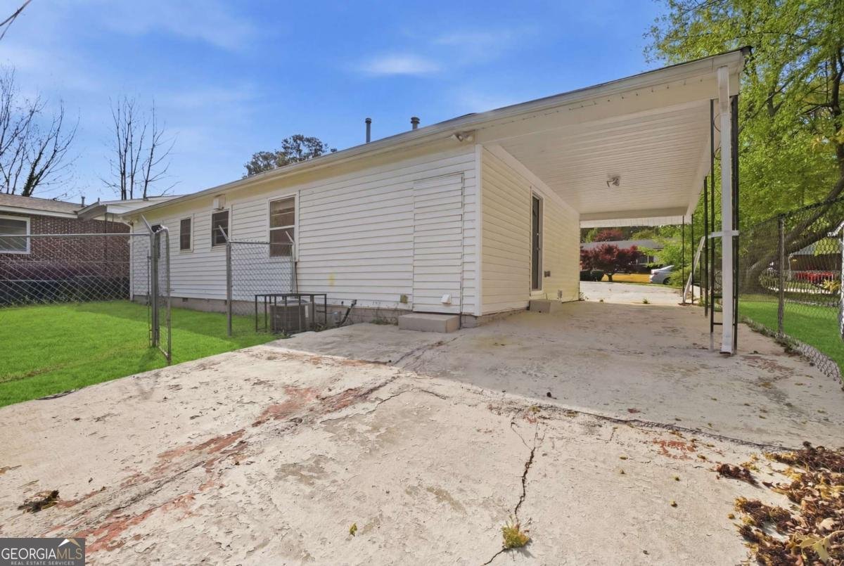 2649 Santa Barbara Drive Atlanta - Photo 6