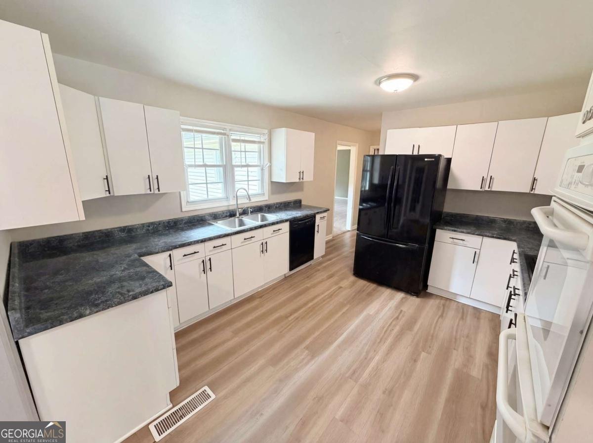 1670 Wildwood Road Marietta - Photo 6