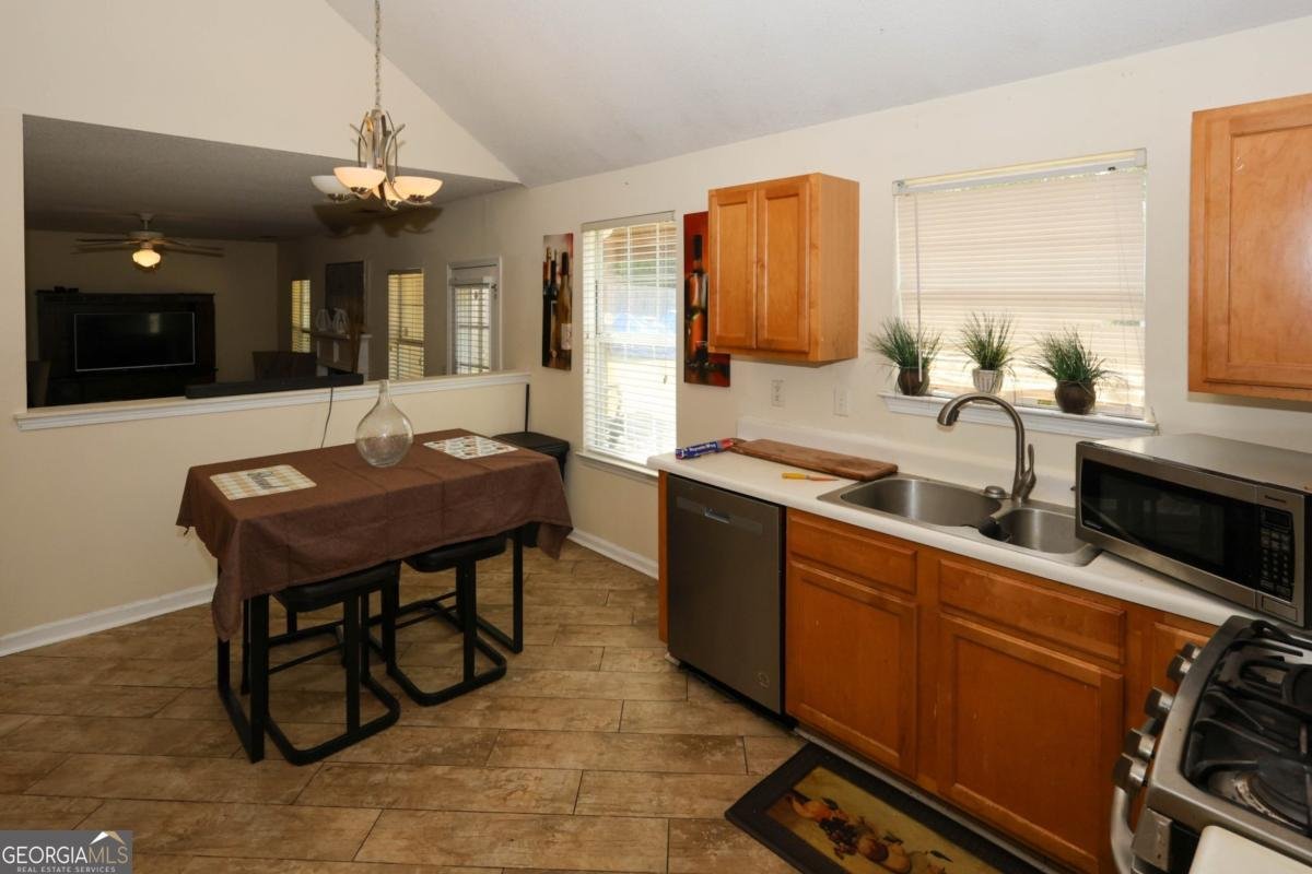 1753 Deer Crossing Circle Jonesboro - Photo 11