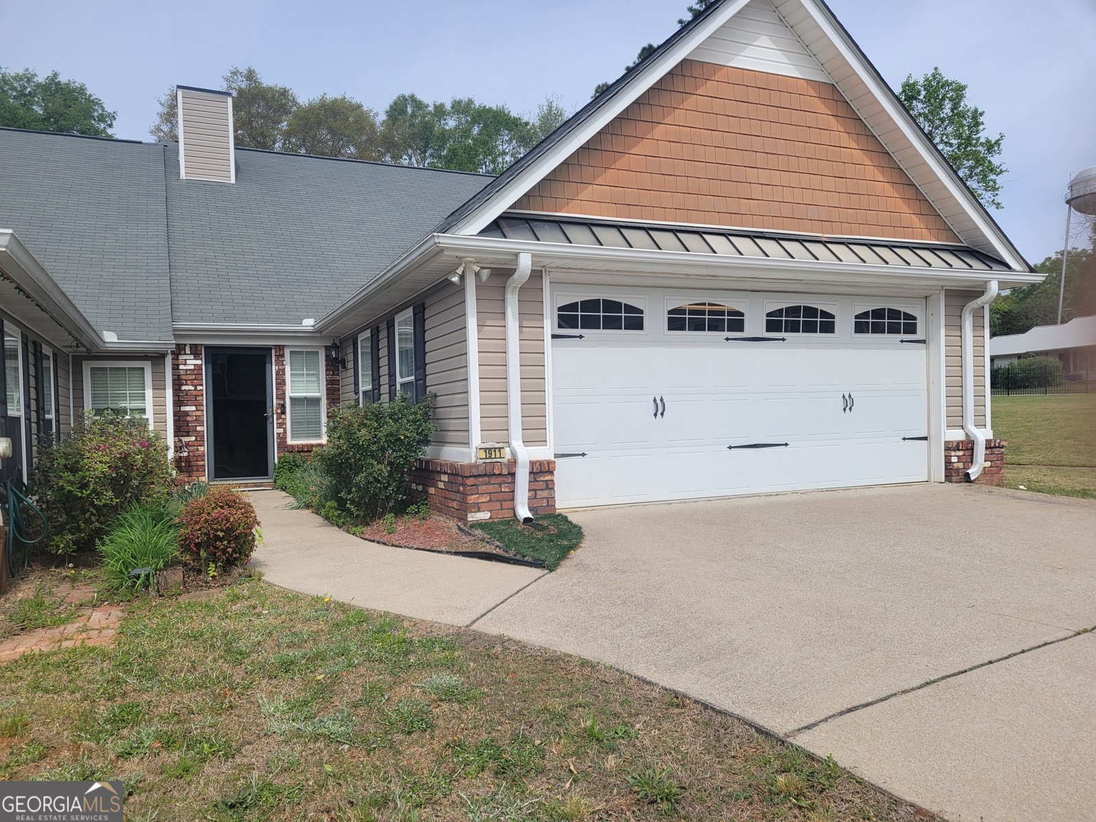 1911 School House Lane Temple - Photo 1