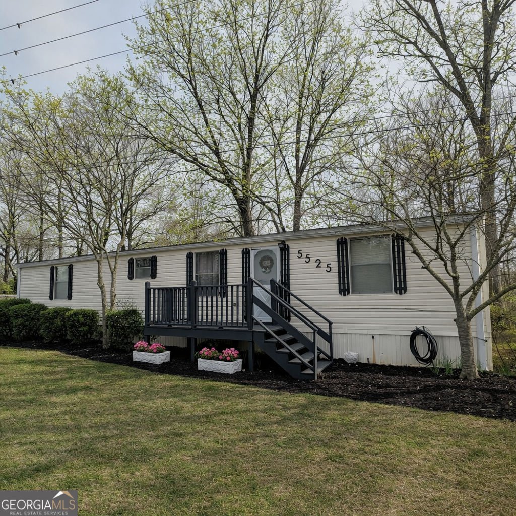 5525 Mount Shores Circle Gainesville - Photo 1