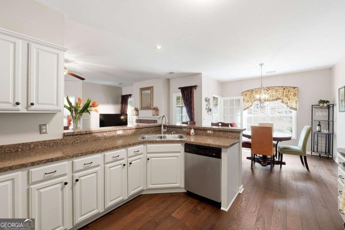 563 Sawnee Corners Drive Cumming - Photo 14