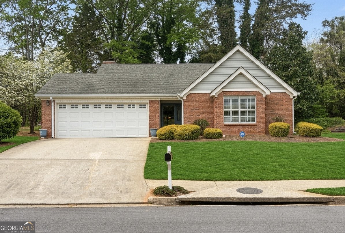 110 Brittany Chase Fayetteville - Photo 1