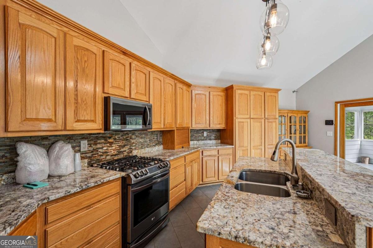 2792 Cliffview Drive Lilburn - Photo 18