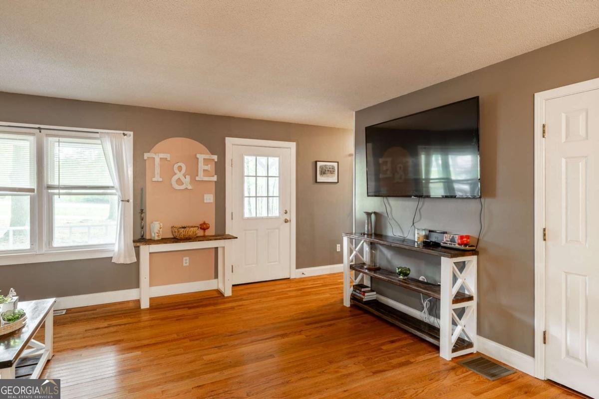 11 Lauri Lane Crawford - Photo 6