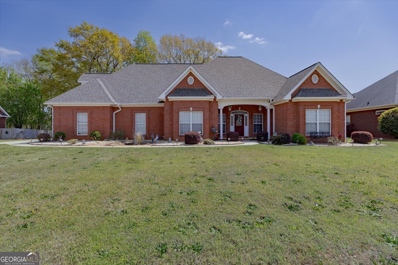 214 Knob Hill Drive Warner Robins - Photo 1