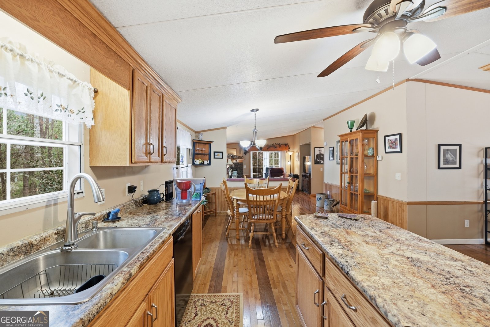 2533 McFarlin Bridge Road Carnesville - Photo 10