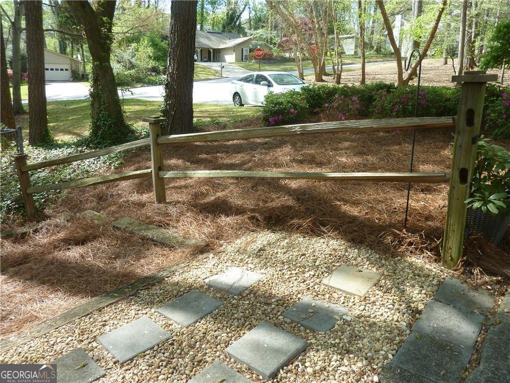 615 Lake Forest Court Roswell - Photo 27