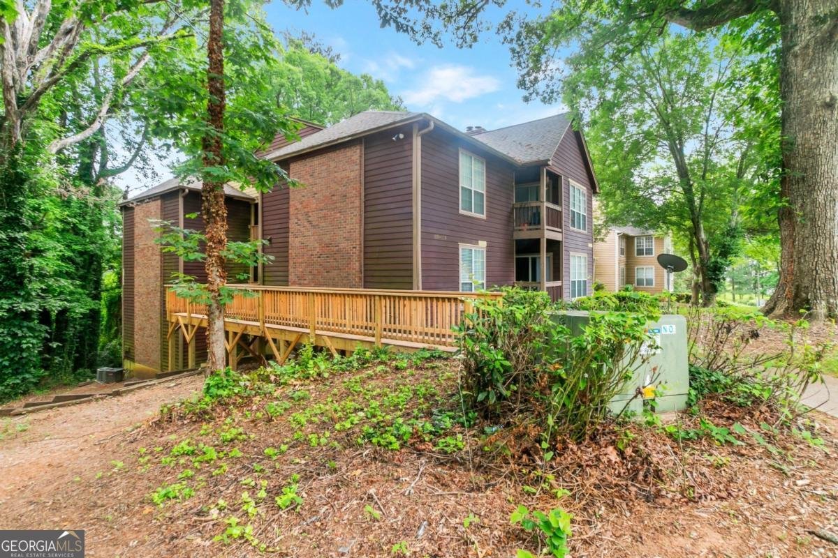 5551 Mountain Springs Circle Stone Mountain - Photo 12