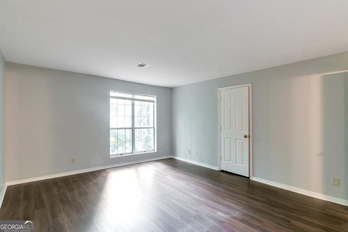 5551 Mountain Springs Circle Stone Mountain - Photo 8