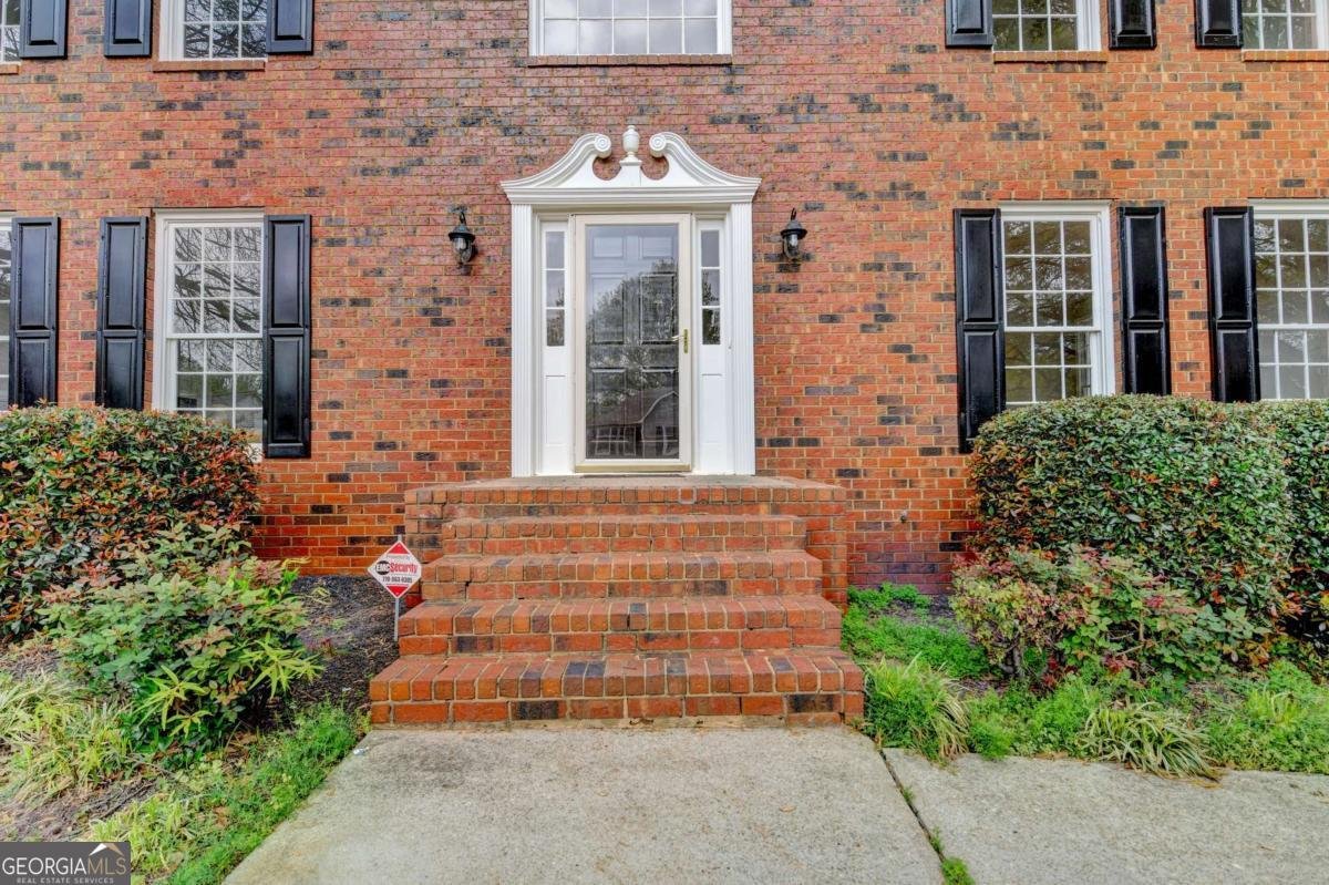 2451 Meadowglen Trail Snellville - Photo 1