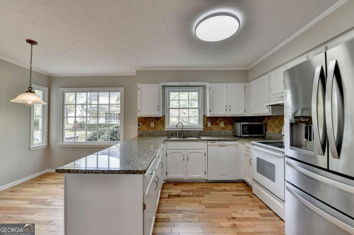 2451 Meadowglen Trail Snellville - Photo 19