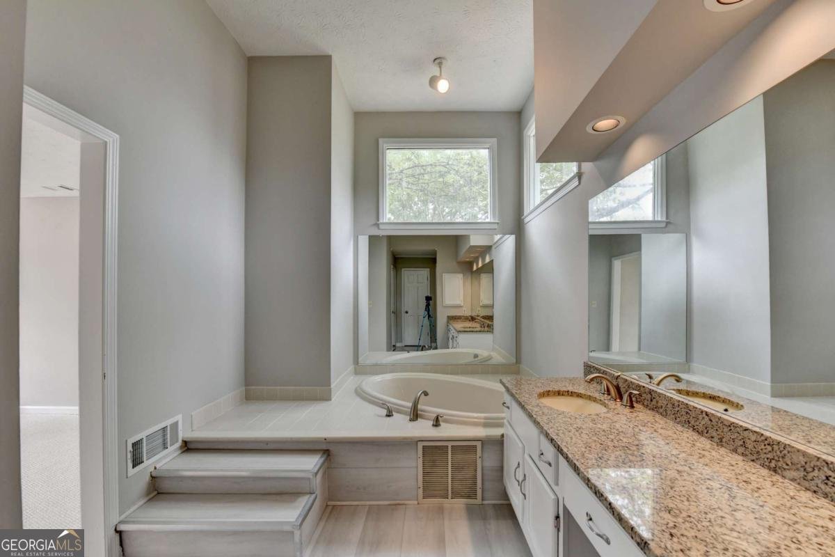 2451 Meadowglen Trail Snellville - Photo 39