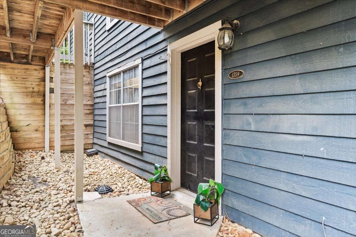 1359 Crossing Drive Atlanta - Photo 1