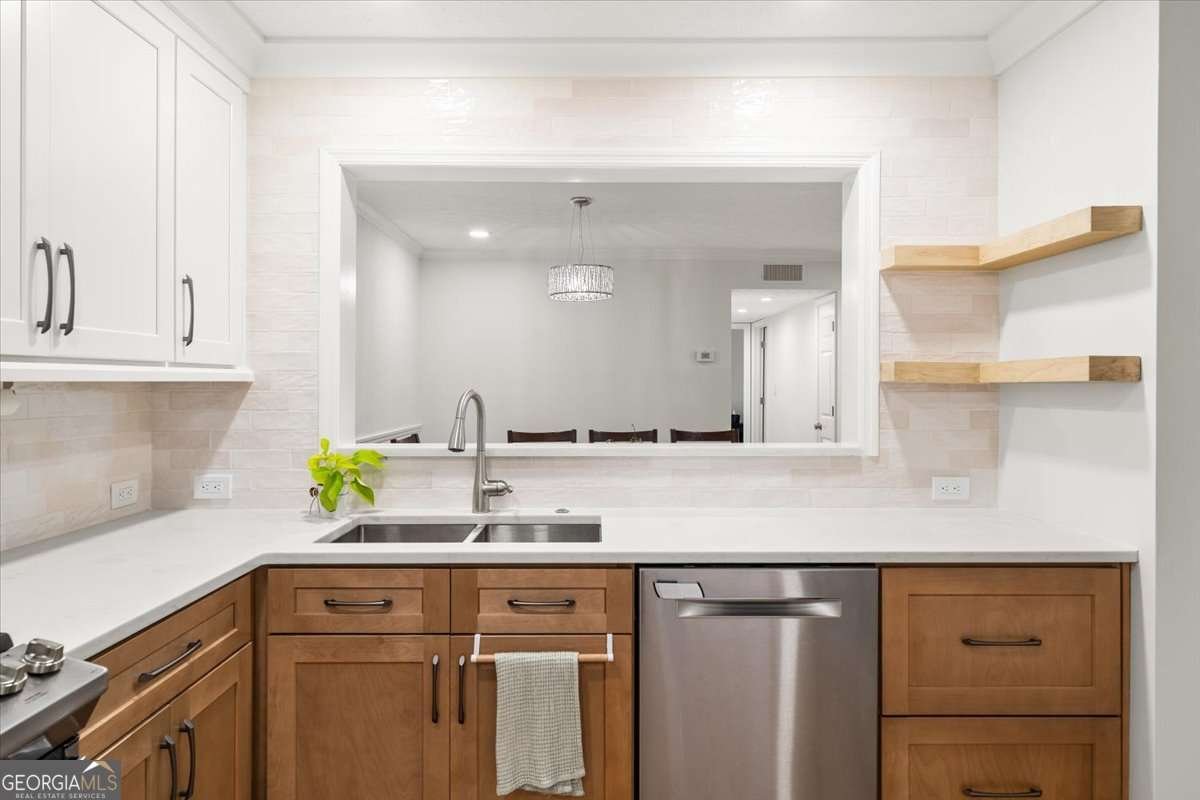 1359 Crossing Drive Atlanta - Photo 6