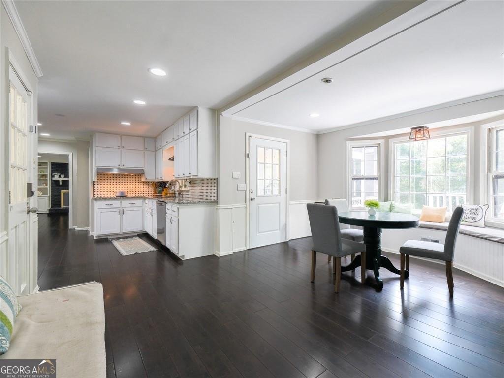 945 Riverbend Drive Lilburn - Photo 9