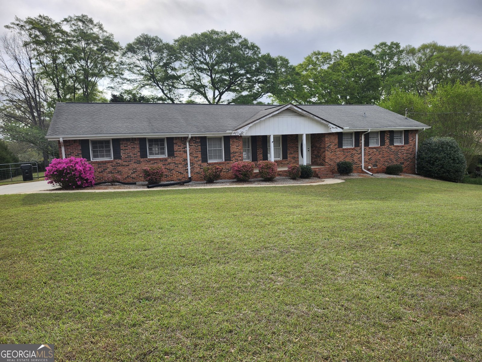 3027 Carol Drive Fayetteville - Photo 1