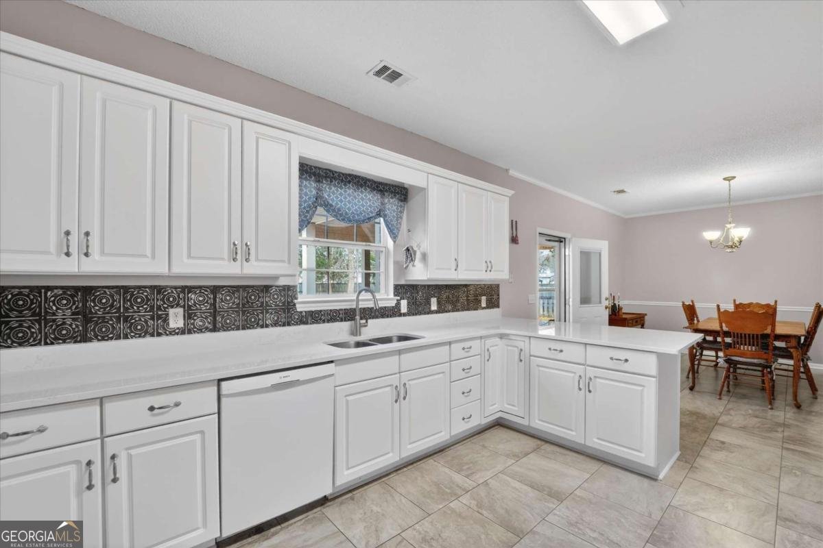 330 Central Avenue Guyton - Photo 12