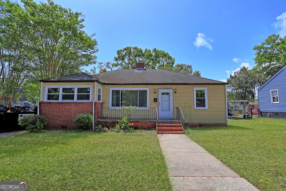 2403 37Th Street Savannah - Photo 1