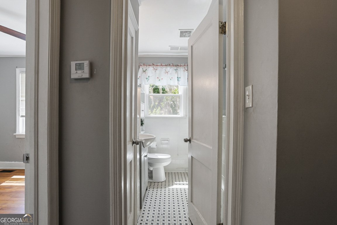 2403 37Th Street Savannah - Photo 7