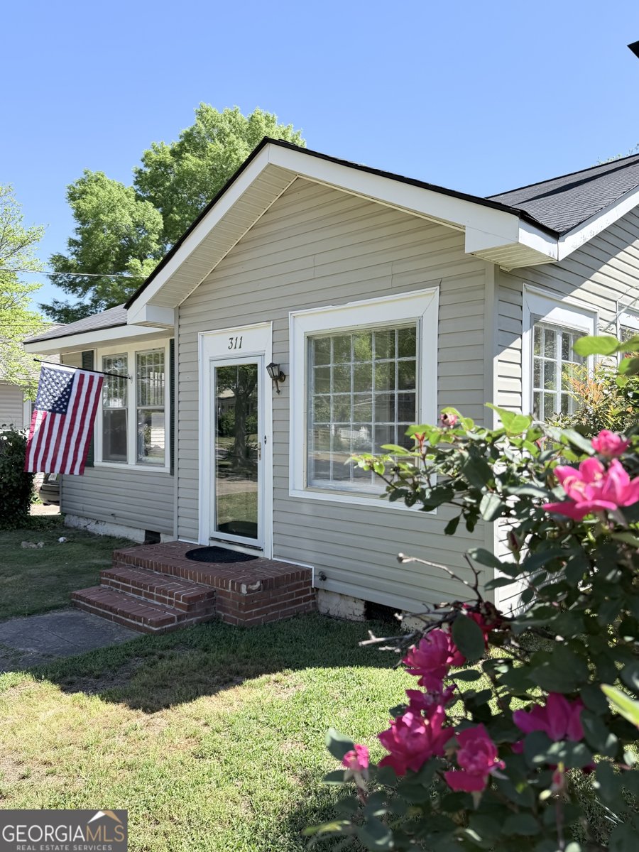 311 Park Avenue Lagrange - Photo 1