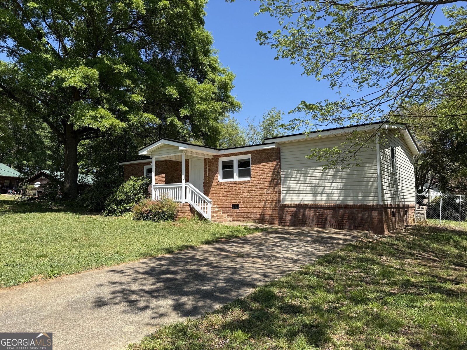 342 Phillips Circle Royston - Photo 1