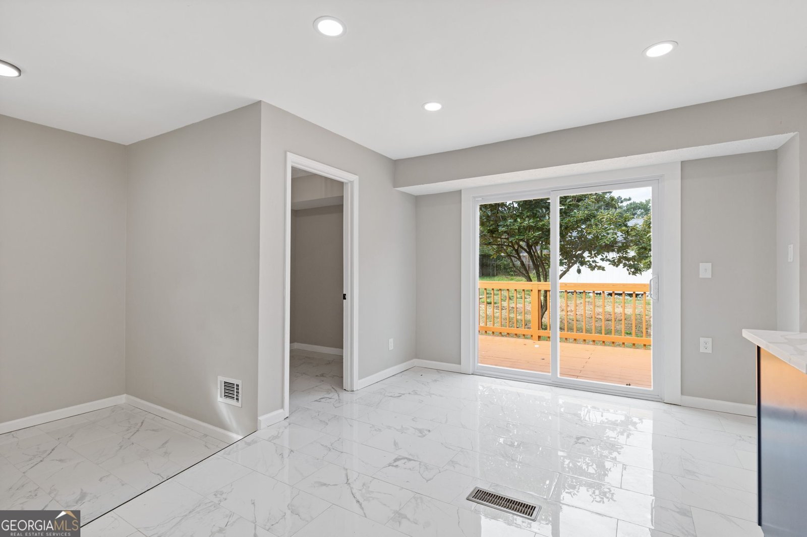 237 Sandra Drive Lilburn - Photo 14