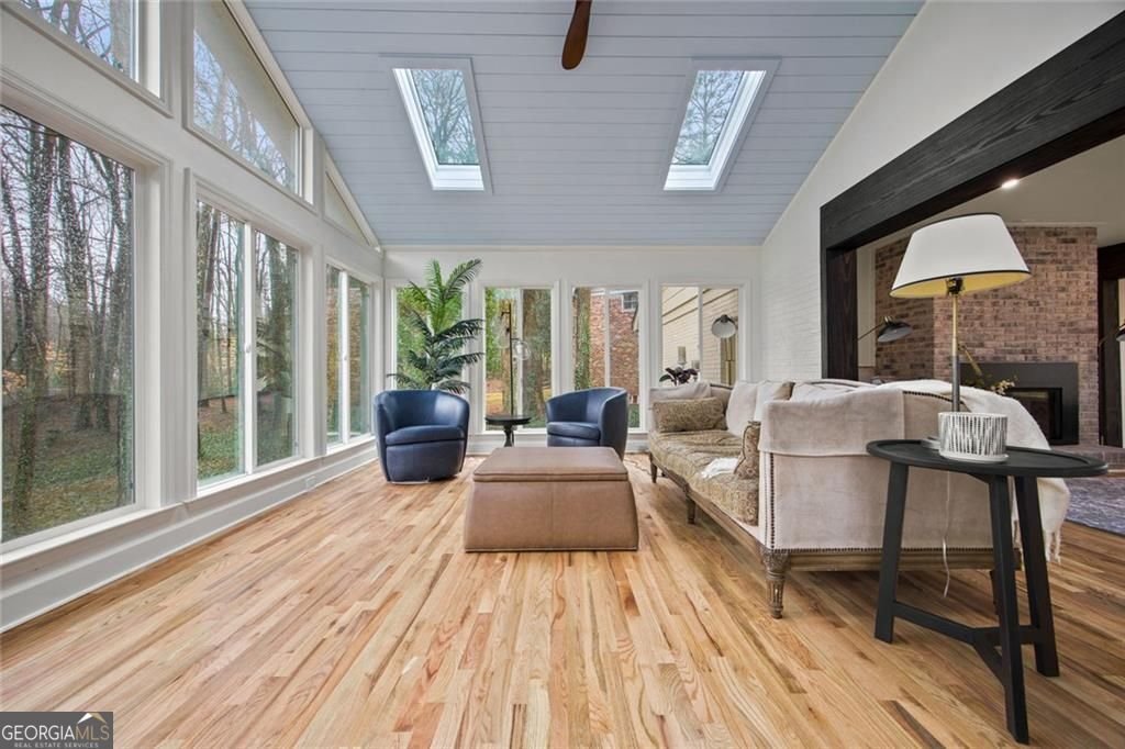 2433 Helmsdale Atlanta - Photo 19