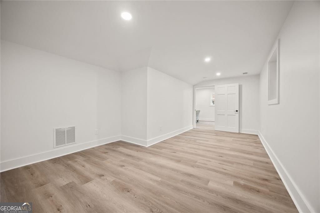 2433 Helmsdale Atlanta - Photo 29