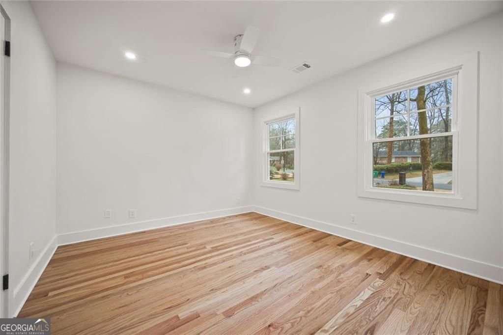 2433 Helmsdale Atlanta - Photo 32