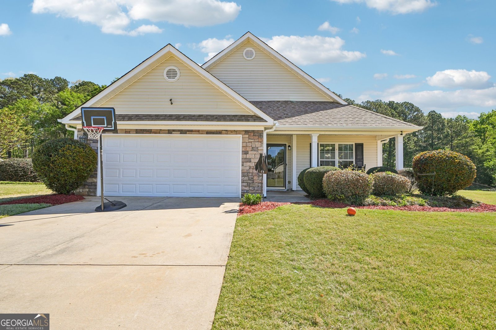 345 Annslee Circle Loganville - Photo 1