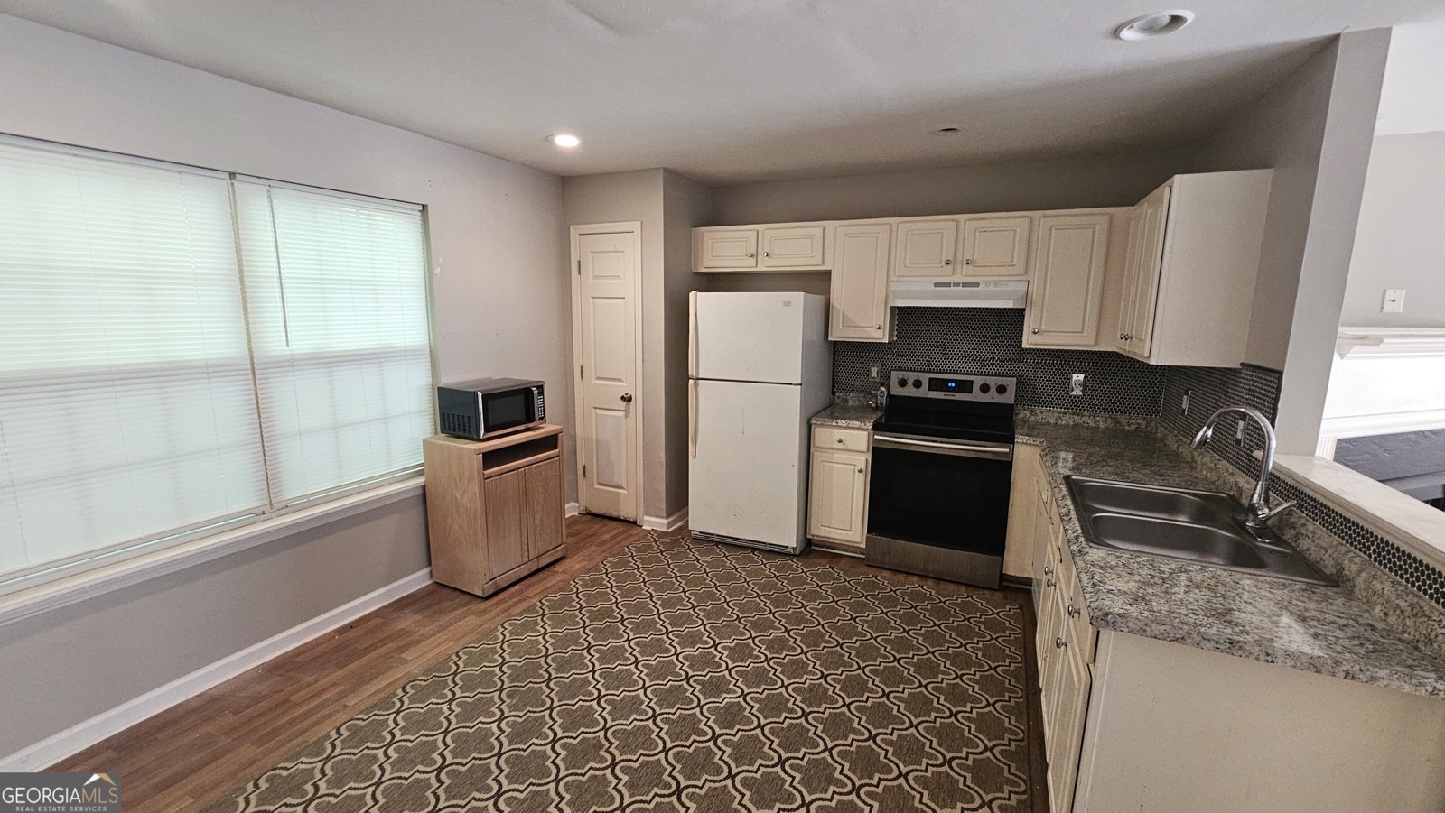 327 Coral Circle McDonough - Photo 9