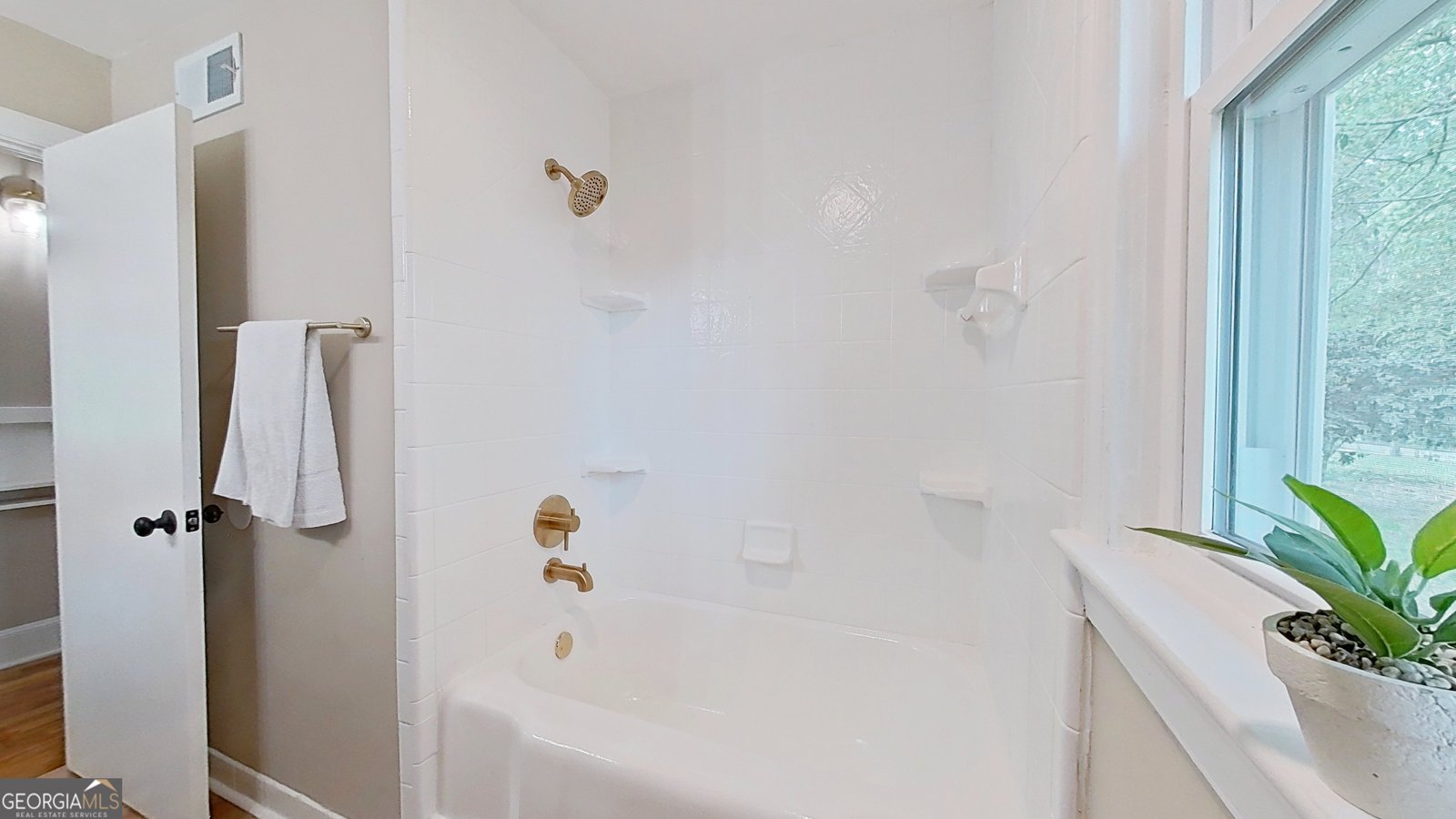 481 4Th Street Cairo - Photo 30