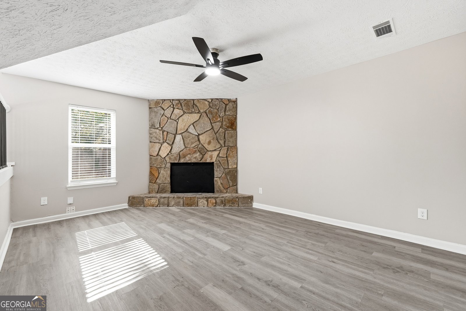 683 Wood Path Court Stone Mountain - Photo 13