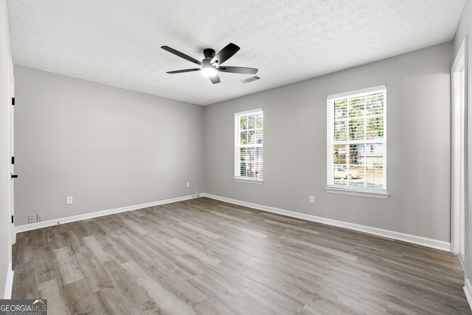 683 Wood Path Court Stone Mountain - Photo 15