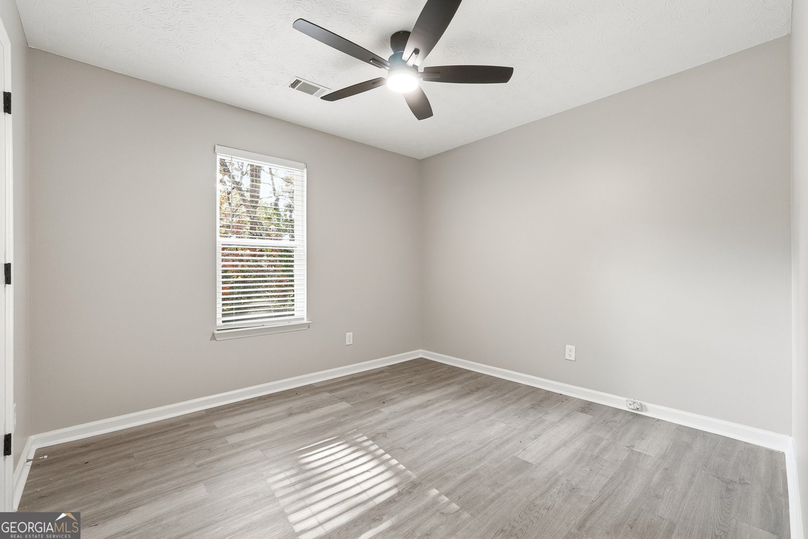 683 Wood Path Court Stone Mountain - Photo 18