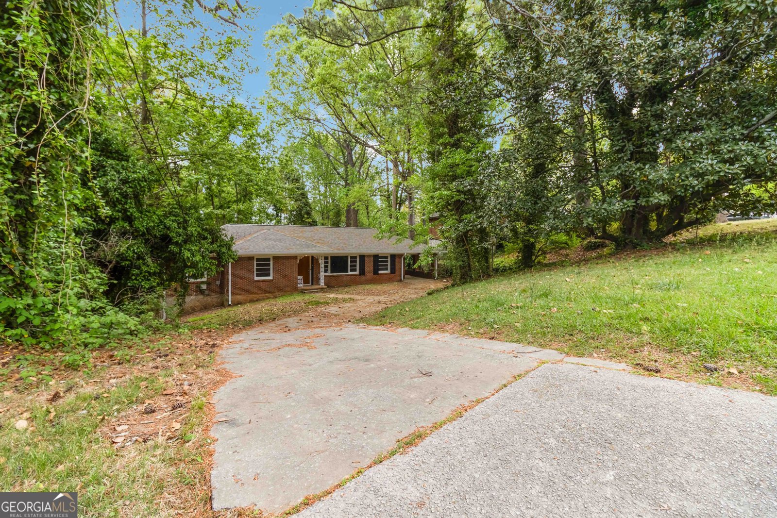 668 Lynn Circle Atlanta - Photo 1
