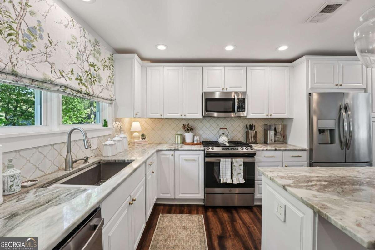 649 Radford Circle Woodstock - Photo 23