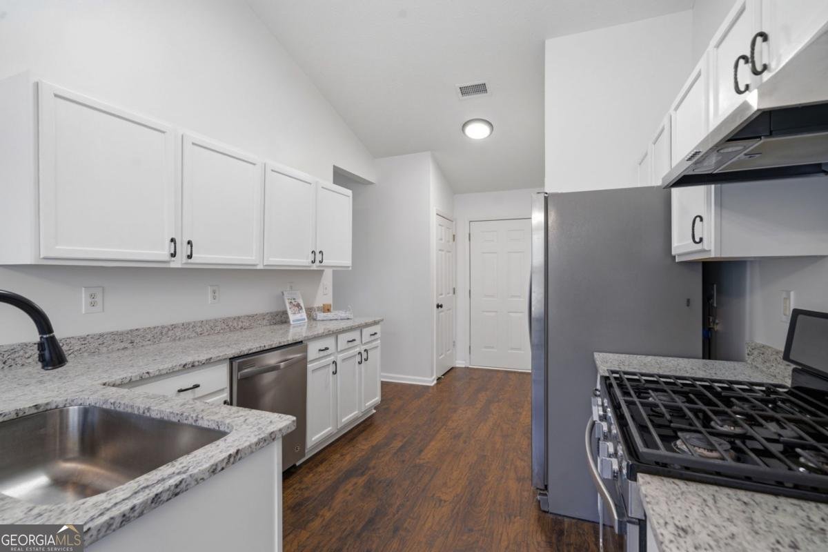 5828 Meadowfield Trace Flowery Branch - Photo 9