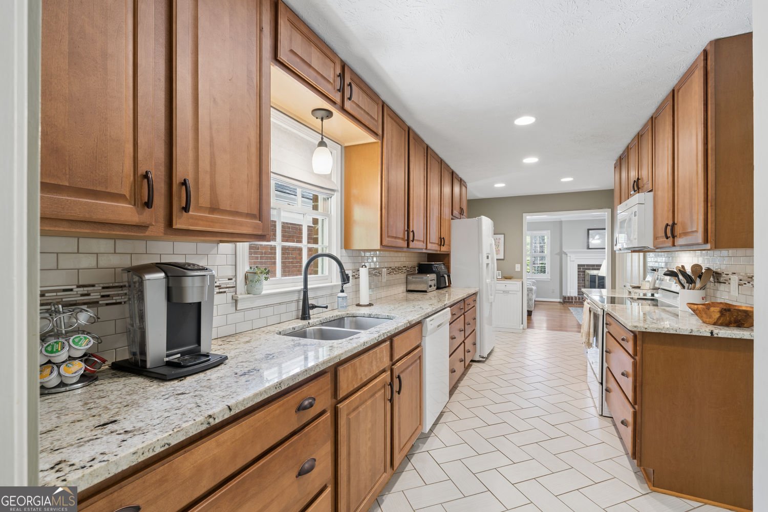 427 Angie Way Lilburn - Photo 10