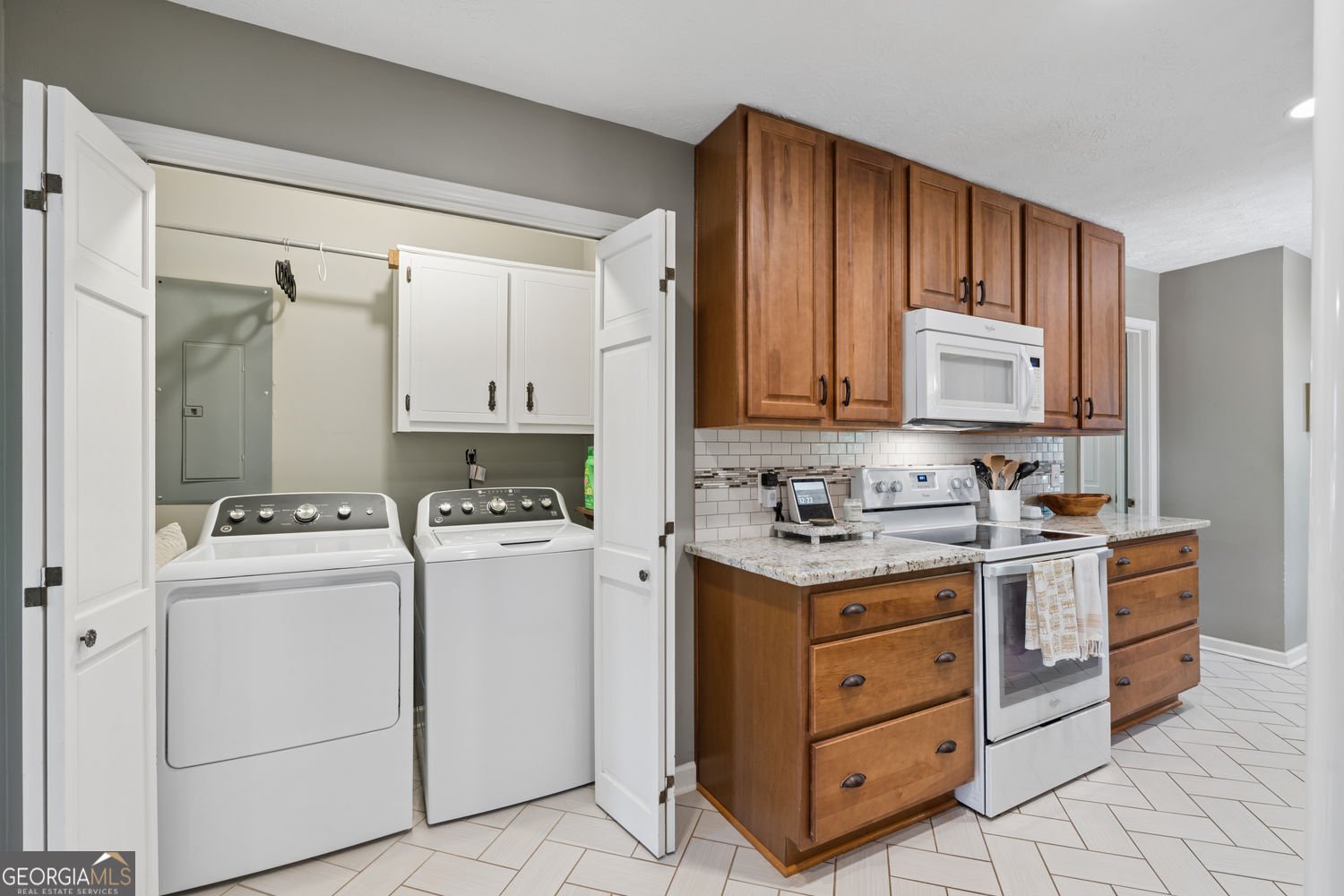 427 Angie Way Lilburn - Photo 16