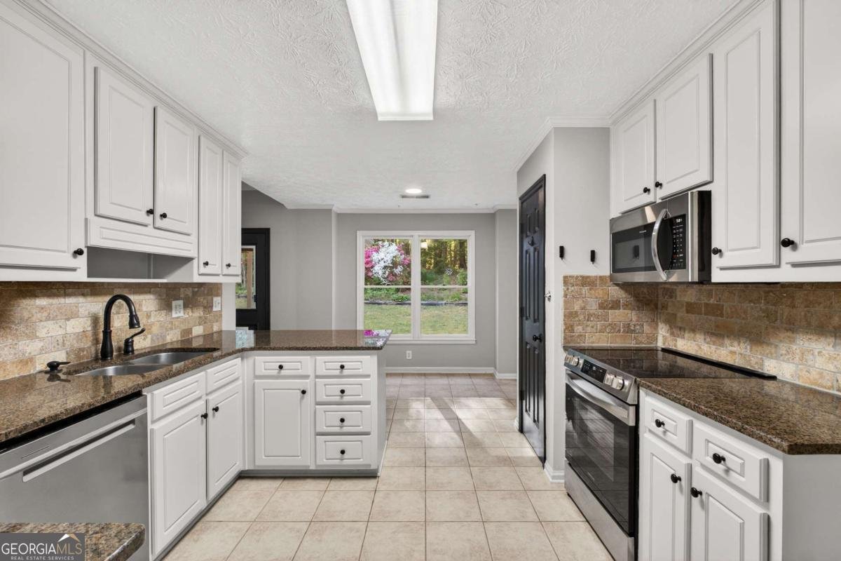 233 Ivy Creek Drive Loganville - Photo 9