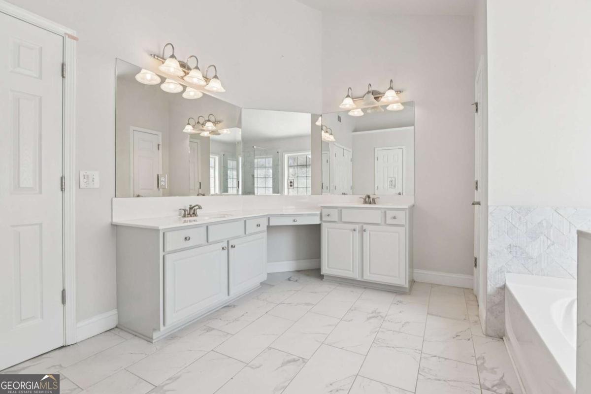 321 Meadowcrest Circle Canton - Photo 19