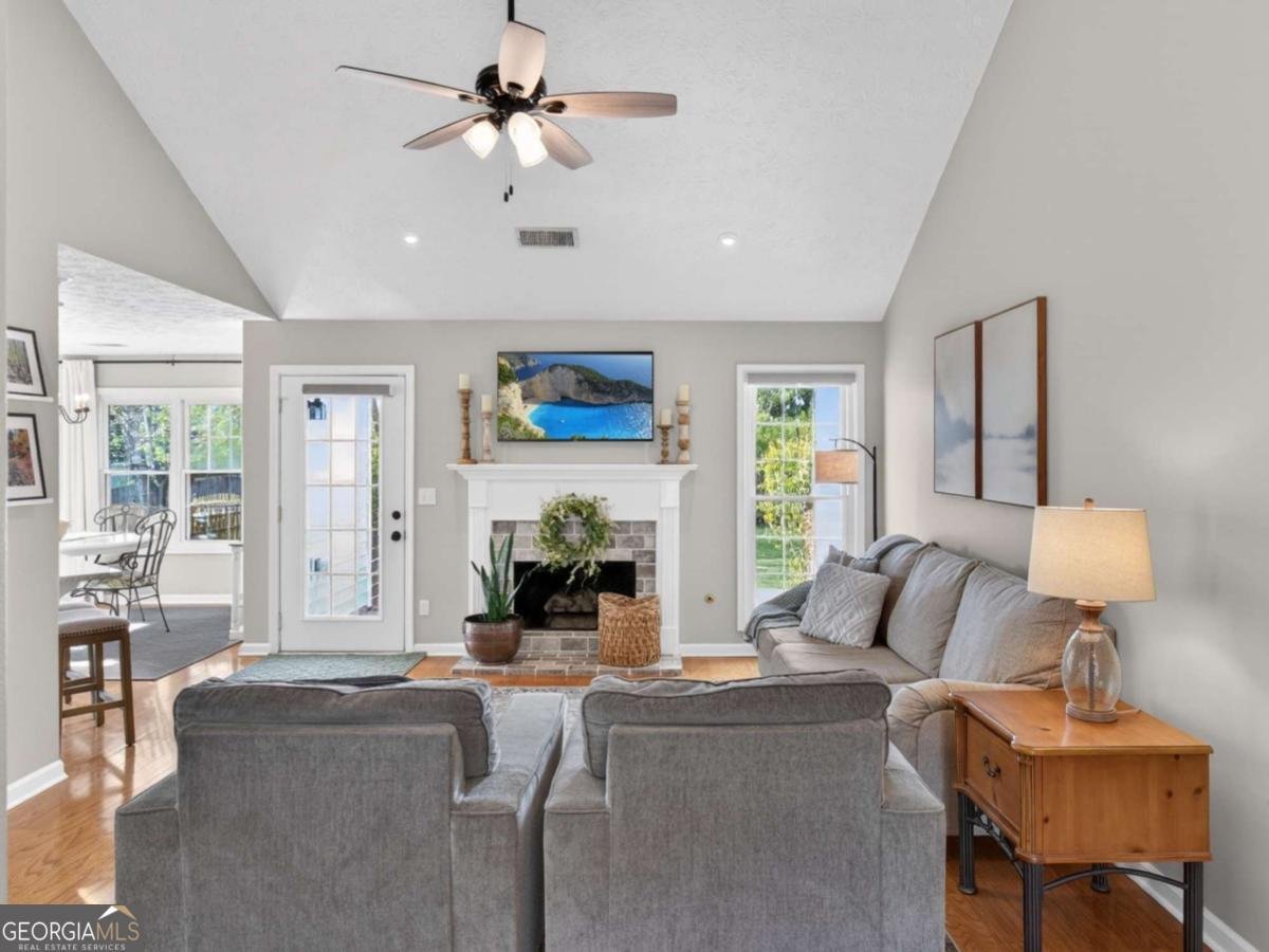 5592 Thistledown Terrace Sugar Hill - Photo 10