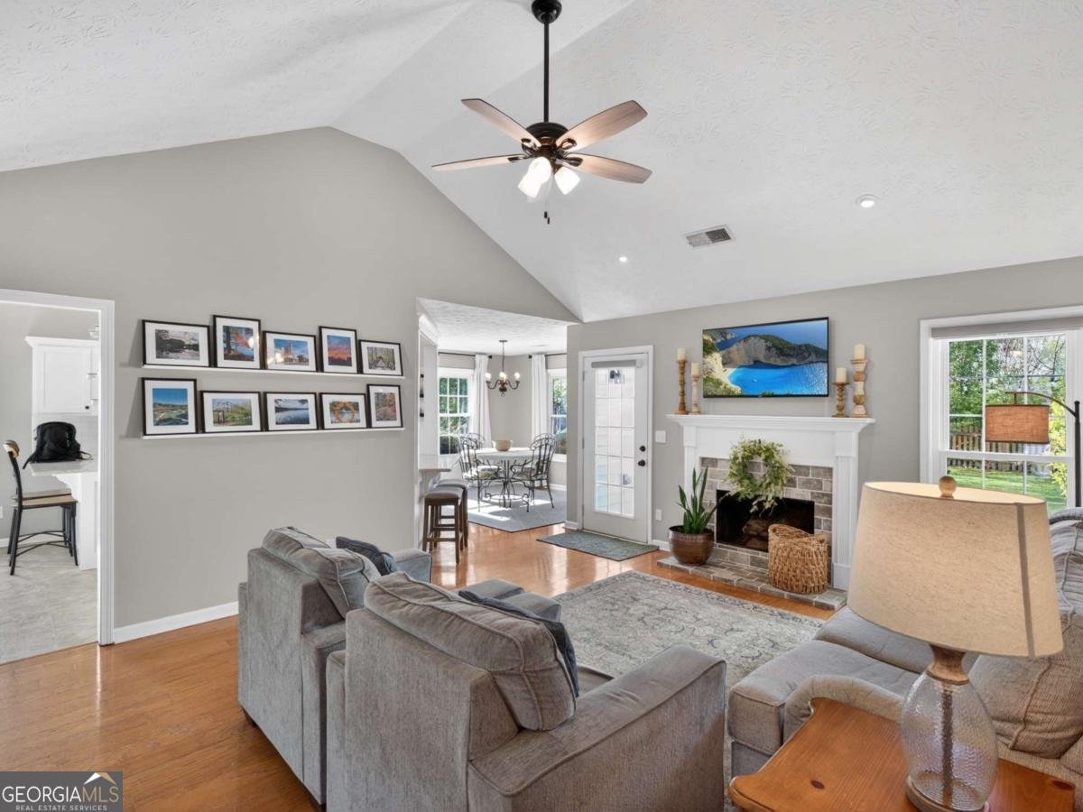 5592 Thistledown Terrace Sugar Hill - Photo 11