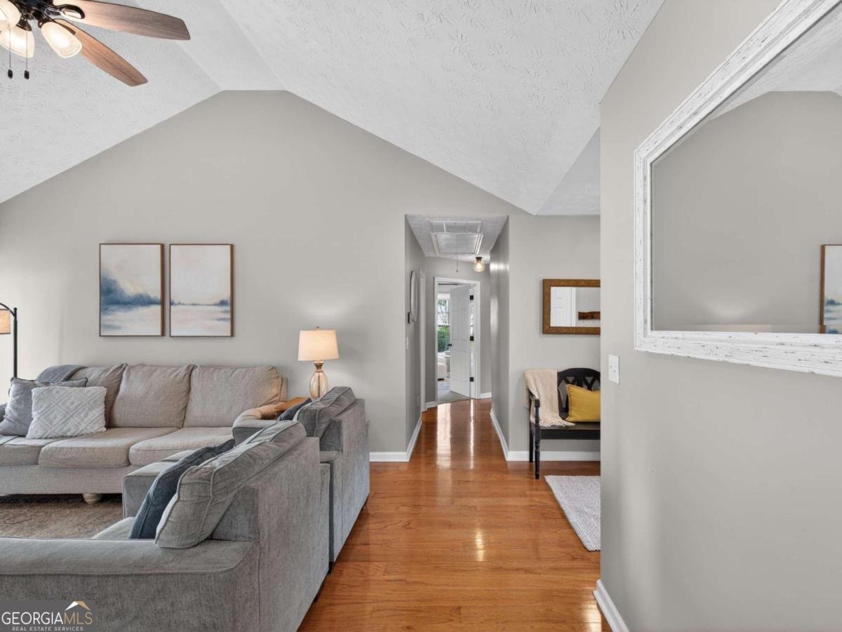 5592 Thistledown Terrace Sugar Hill - Photo 19