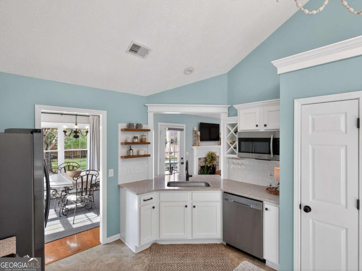 5592 Thistledown Terrace Sugar Hill - Photo 33